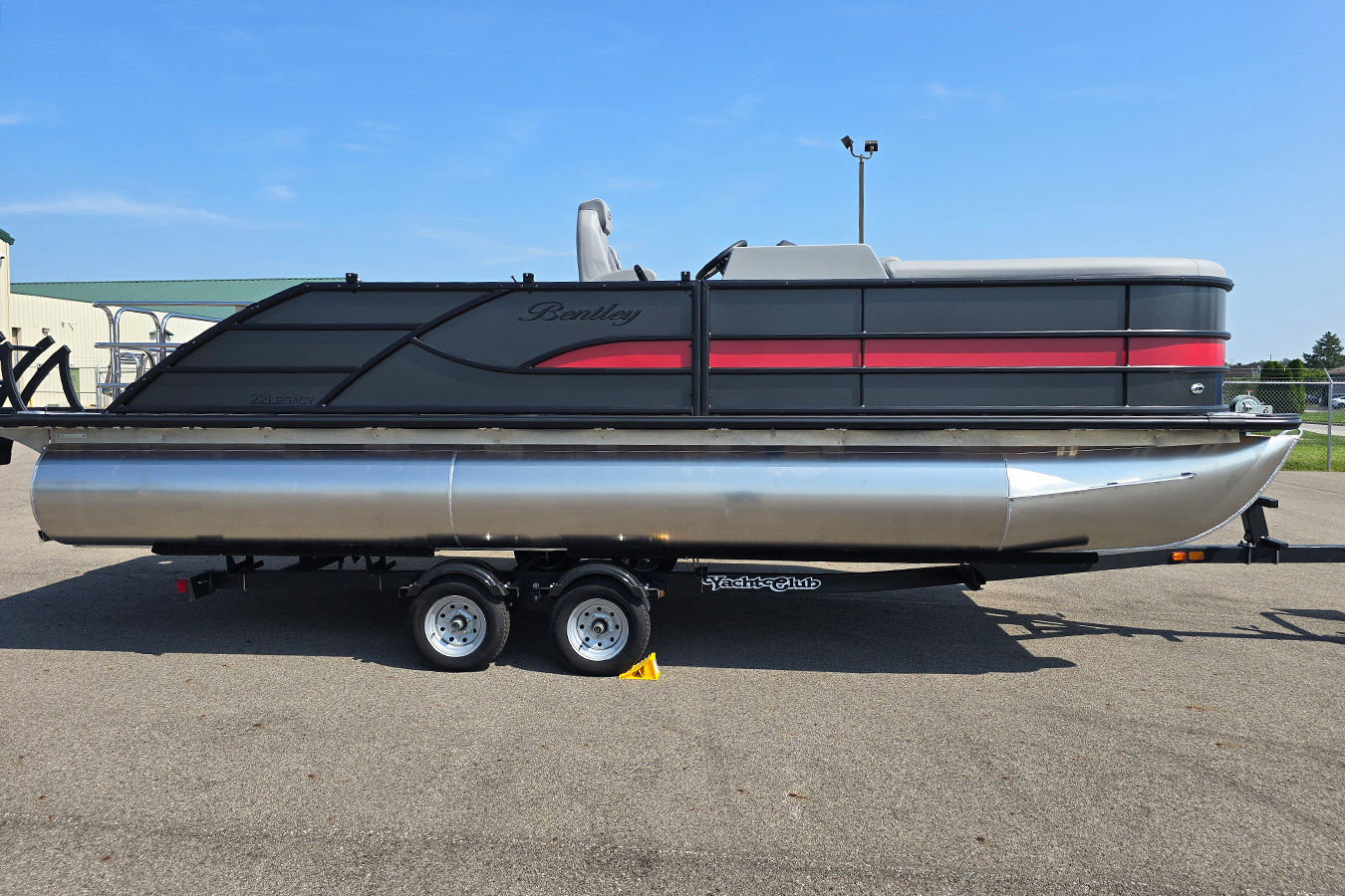 Bentley 2026 Legacy 223 Swingback with Mercury 150 L 4S